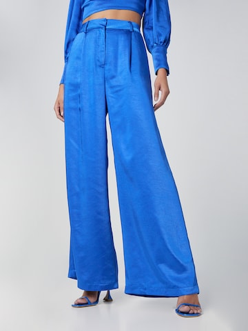 ABOUT YOU x Emili Sindlev Wide leg Pleat-front trousers 'Elva' in Blue: front