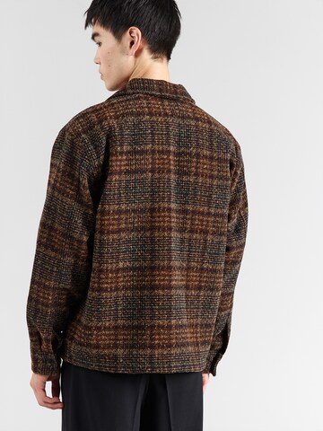 Abercrombie & Fitch Přechodná bunda – hnědá