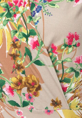 Maglietta di LASCANA in colori misti