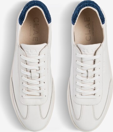 Sneaker low 'DEANE' de la CLAE pe alb