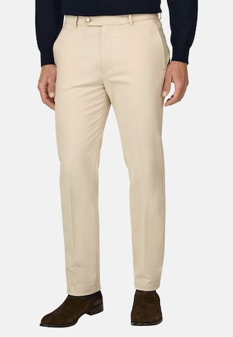 Boggi Milano Slim fit Chino Pants in White: front