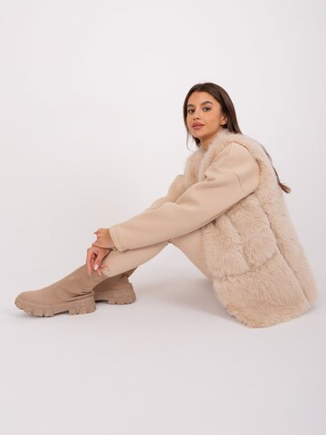 Madnezz House Weste '2368.00P' in Beige