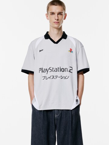 Pull&Bear T-shirt 'PLAYSTATION' i grå: framsida