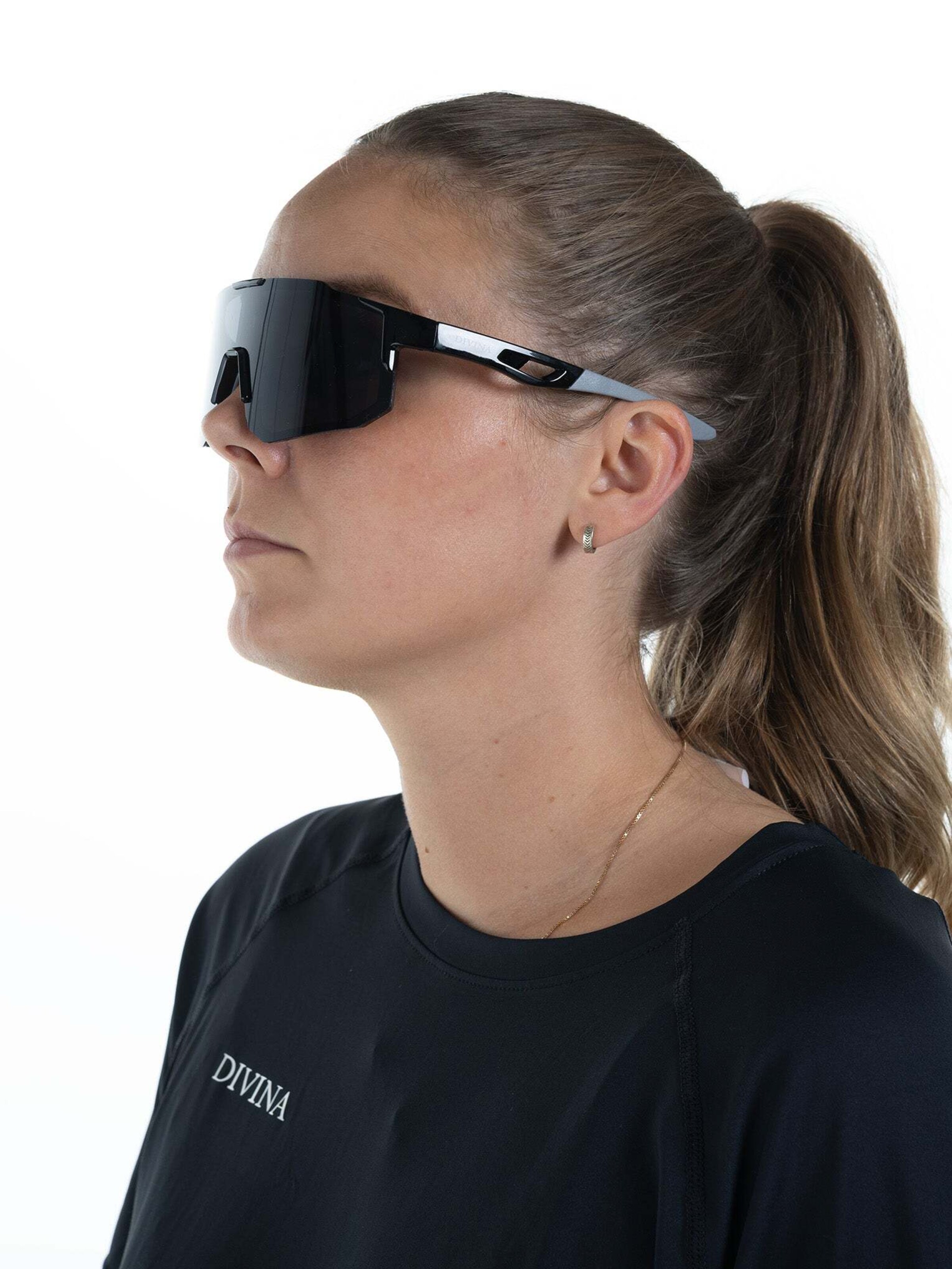Occhiali da sole sportivi di Divina in nero