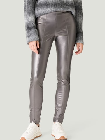 zero Slim fit Pants in Grey: front