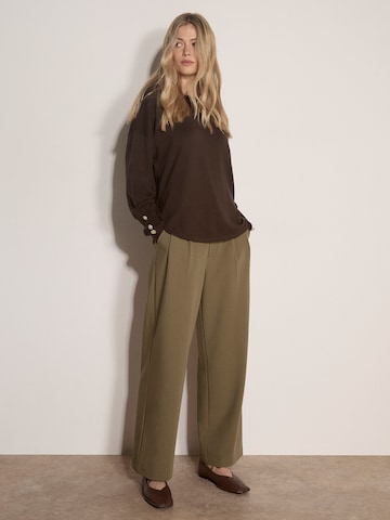 Apricot Soft Jersey Knit Top ' ' in Braun
