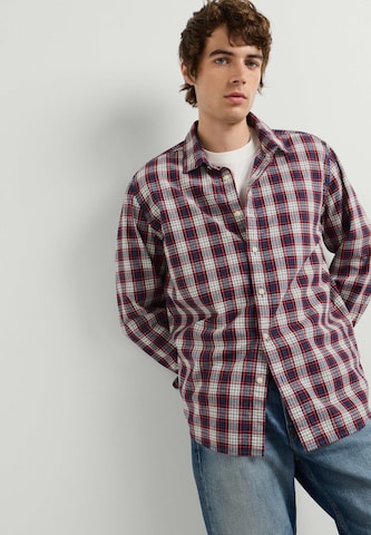 Pepe Jeans - Ajuste confortable Camisa 'Rochester' en rojo: frente