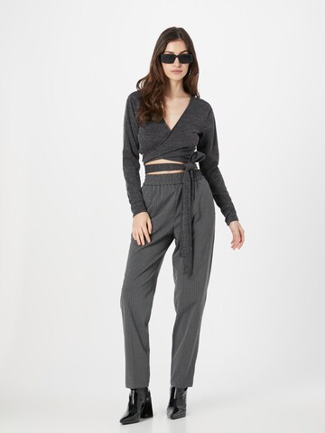 SCOTCH & SODA Tapered Nadrág 'Maia' - szürke