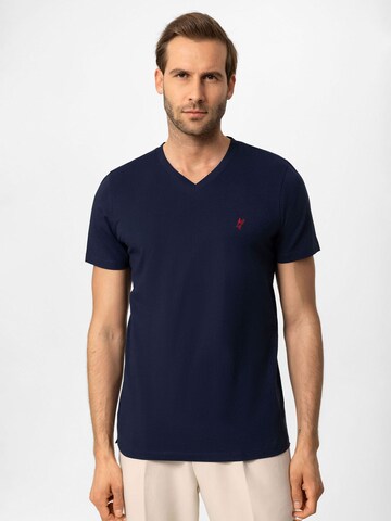 Jacey Quinn Shirt in Blau: Vorderseite
