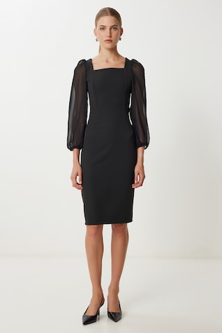 Happiness İstanbul Kleid in Schwarz