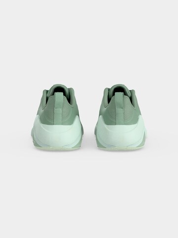 Chaussure de sport 'Bella 7' NIKE en vert