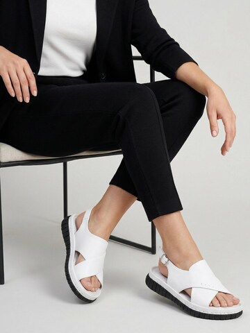 VENEZIA Sandals in White: front