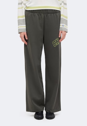 Champion - Pierna ancha Pantalón en verde: frente