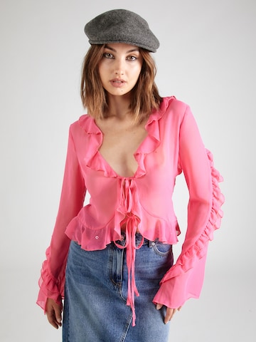 Camicia da donna 'Doro' di ABOUT YOU x Emili Sindlev in rosa: frontale