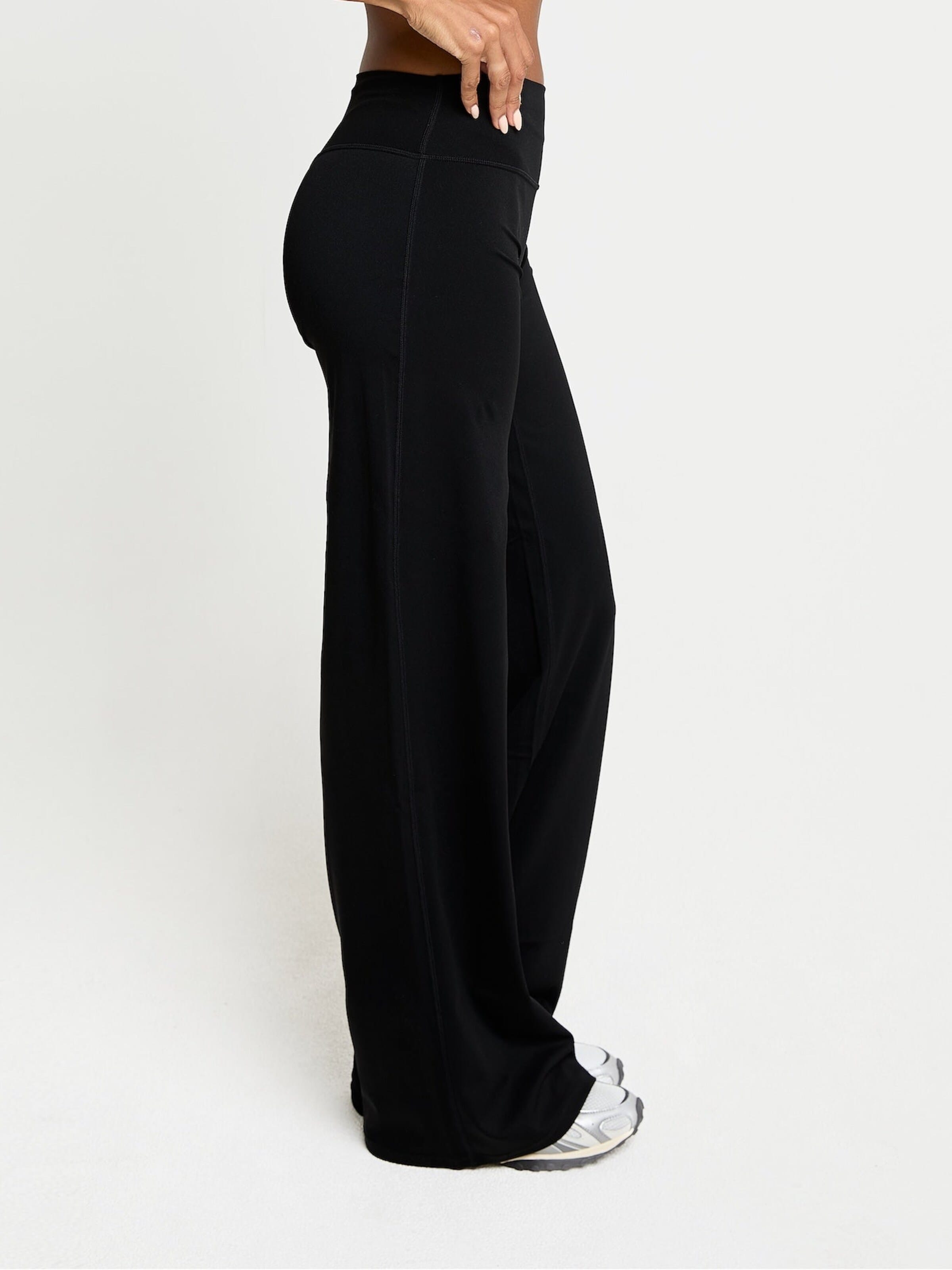YO-GAYA Wide leg Leggings 'Ultra Wide Legging' in Zwart