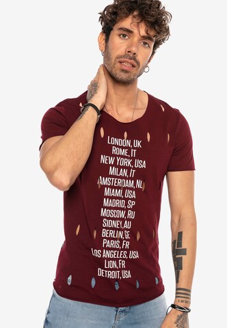 Redbridge T-Shirt Los Angeles mit trendigen Cuts in Rot: predná strana
