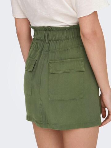 Gonna 'ONLOva-Aris' di ONLY in verde