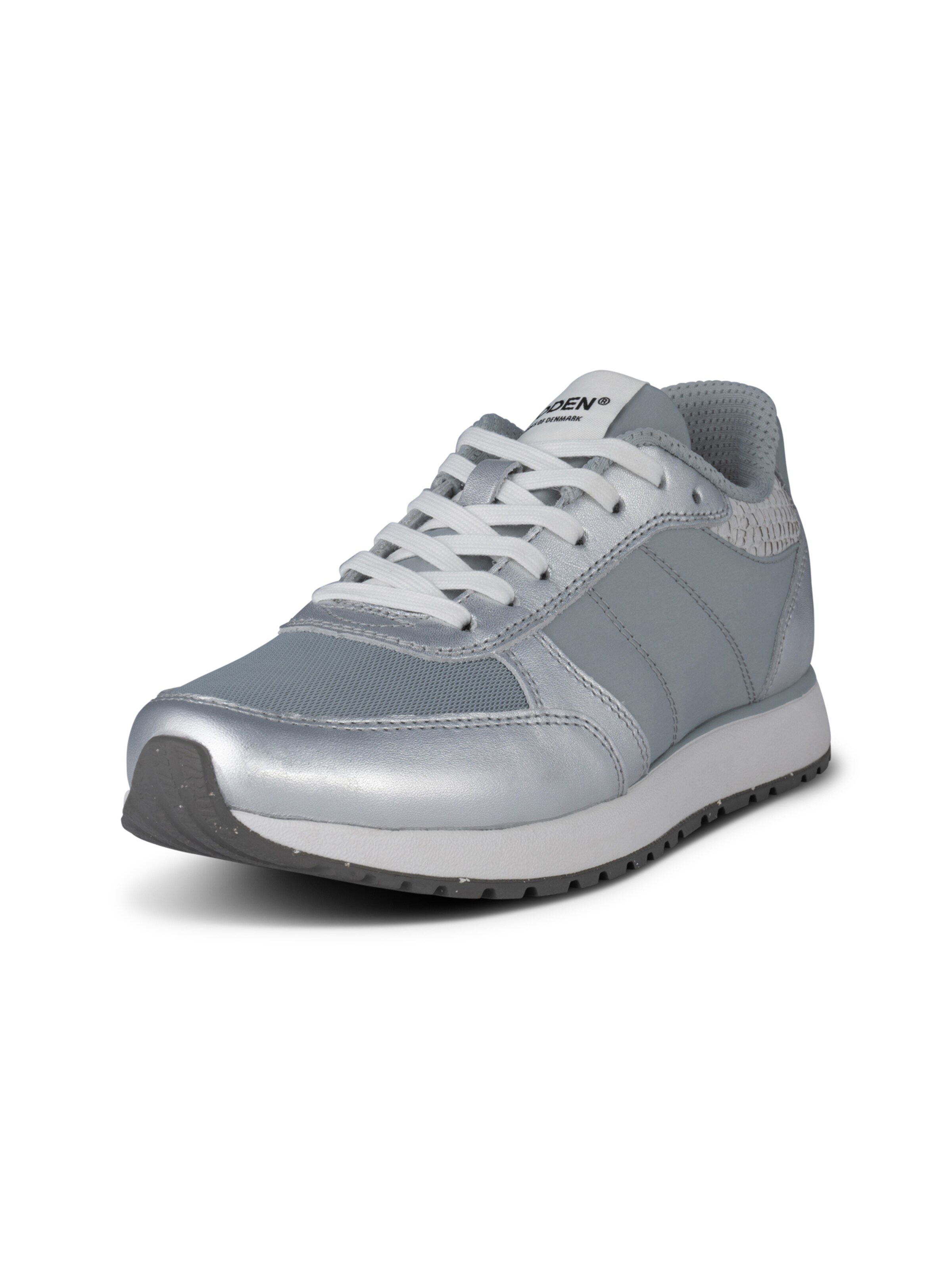 WODEN Sneakers laag 'Ronja' in Zilver: voorkant