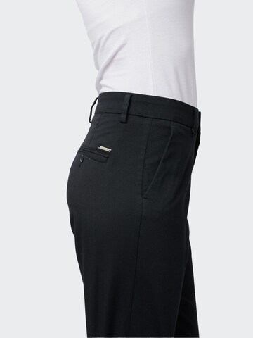 Slimfit Pantaloni chino 'Chiva 7500' di W. Wegener in nero