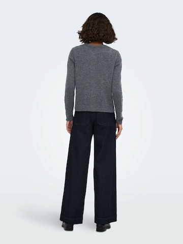 Cardigan 'ONLOLIVIA' ONLY en gris