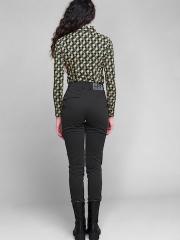 Skinny Pantaloni con pieghe 'Nowhere' di 4funkyflavours in nero