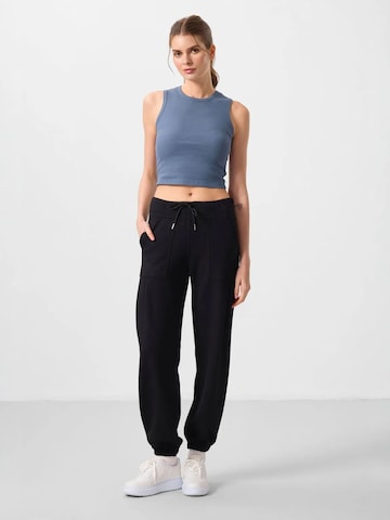 Tommy Life Tapered Broek in Zwart