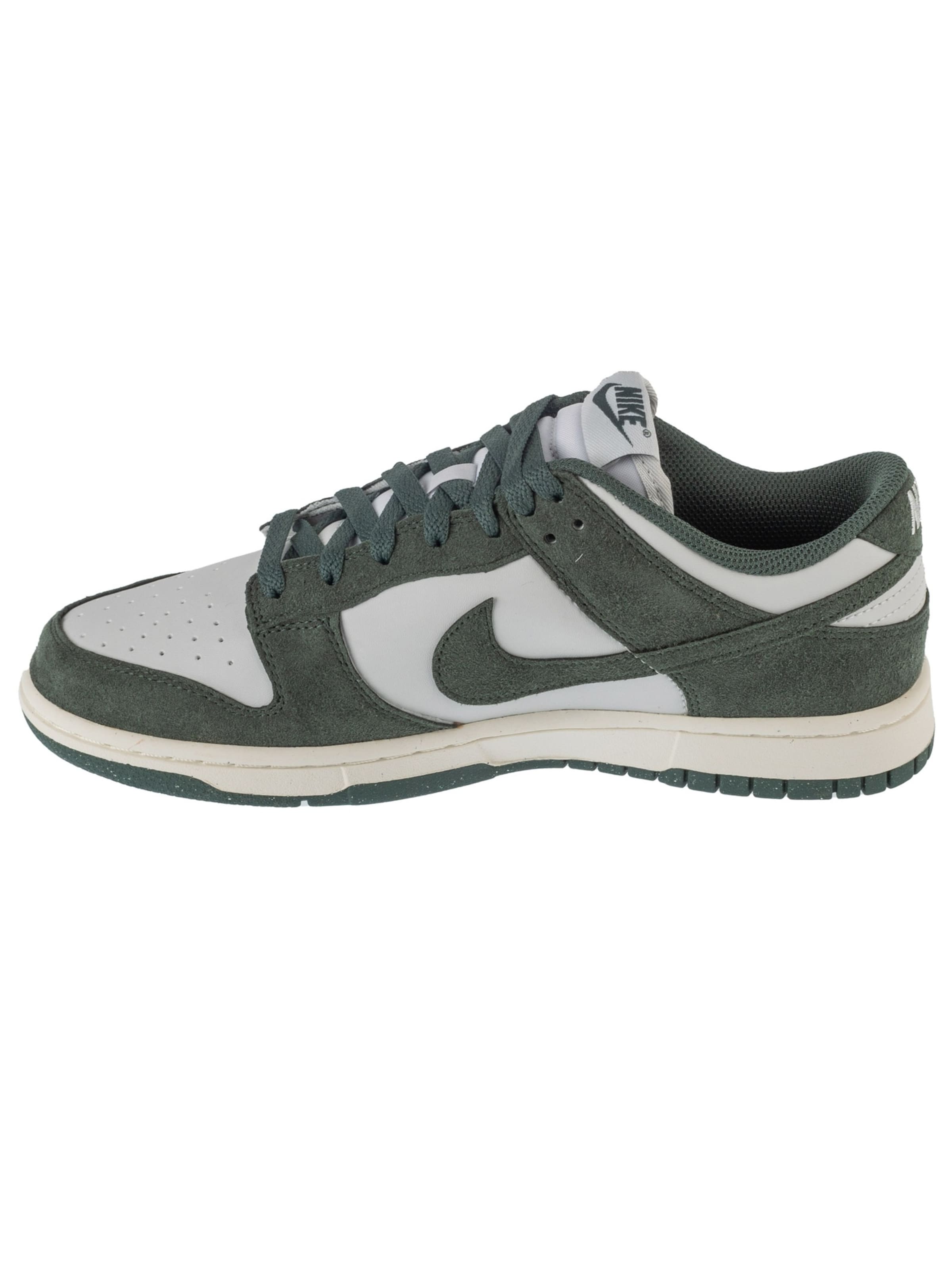 NIKE Sneakers 'Nike Dunk Low' in Green: front