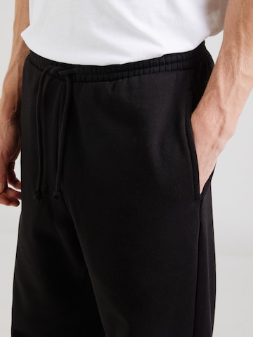 WEEKDAY Tapered Bukser 'Classic' i sort