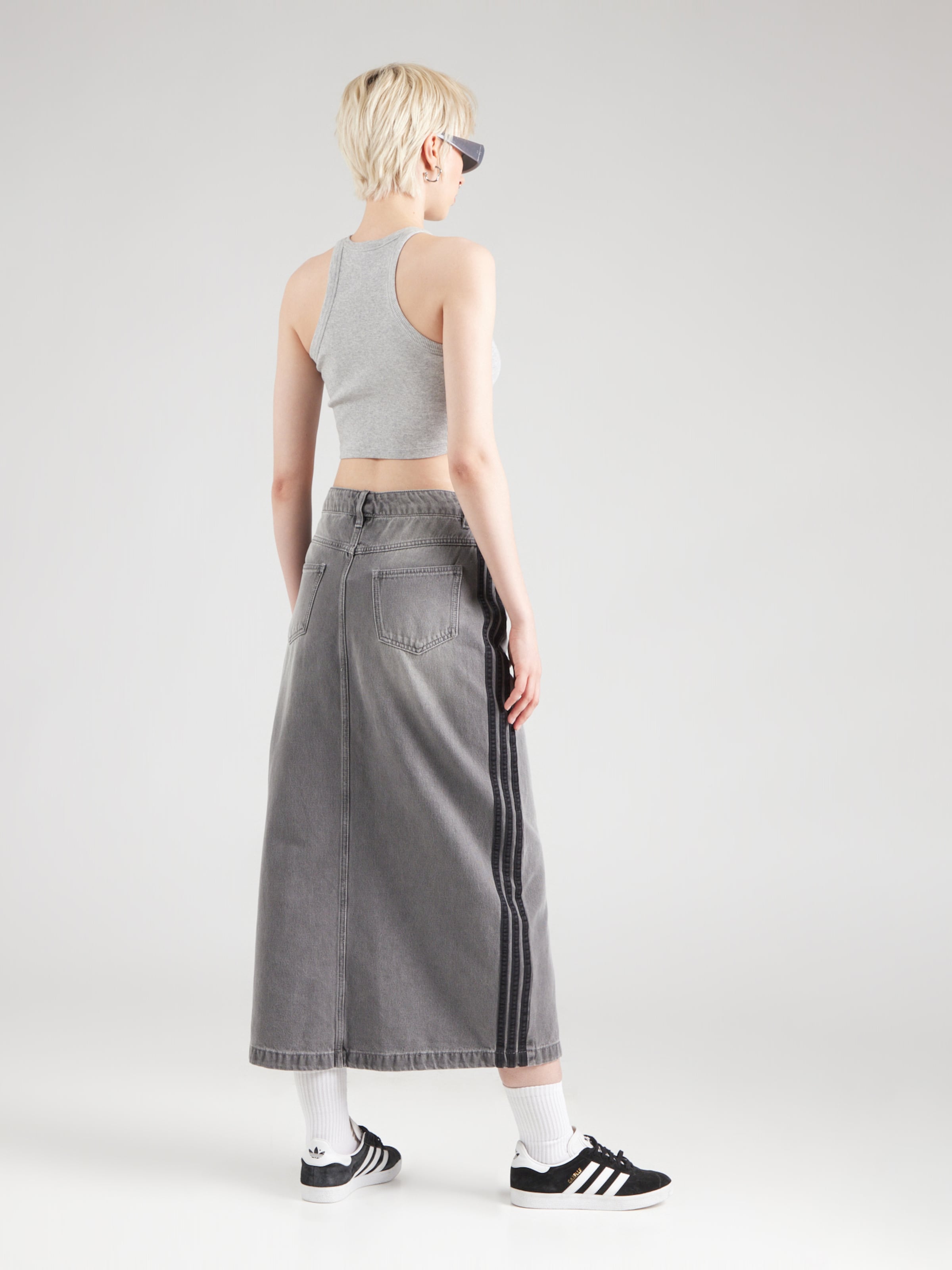 スカート ANDREADAMO SS23 MIDI SKIRT (ADPS23SK10947473_0473) ANDREADAMO | Spring Summer 2023 | Full Show - YouTube