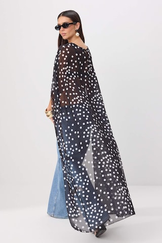 Trendyol Cape in Black