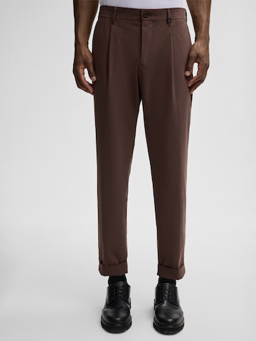 Regular Pantalon à pince 'Louis' STRELLSON en marron : devant