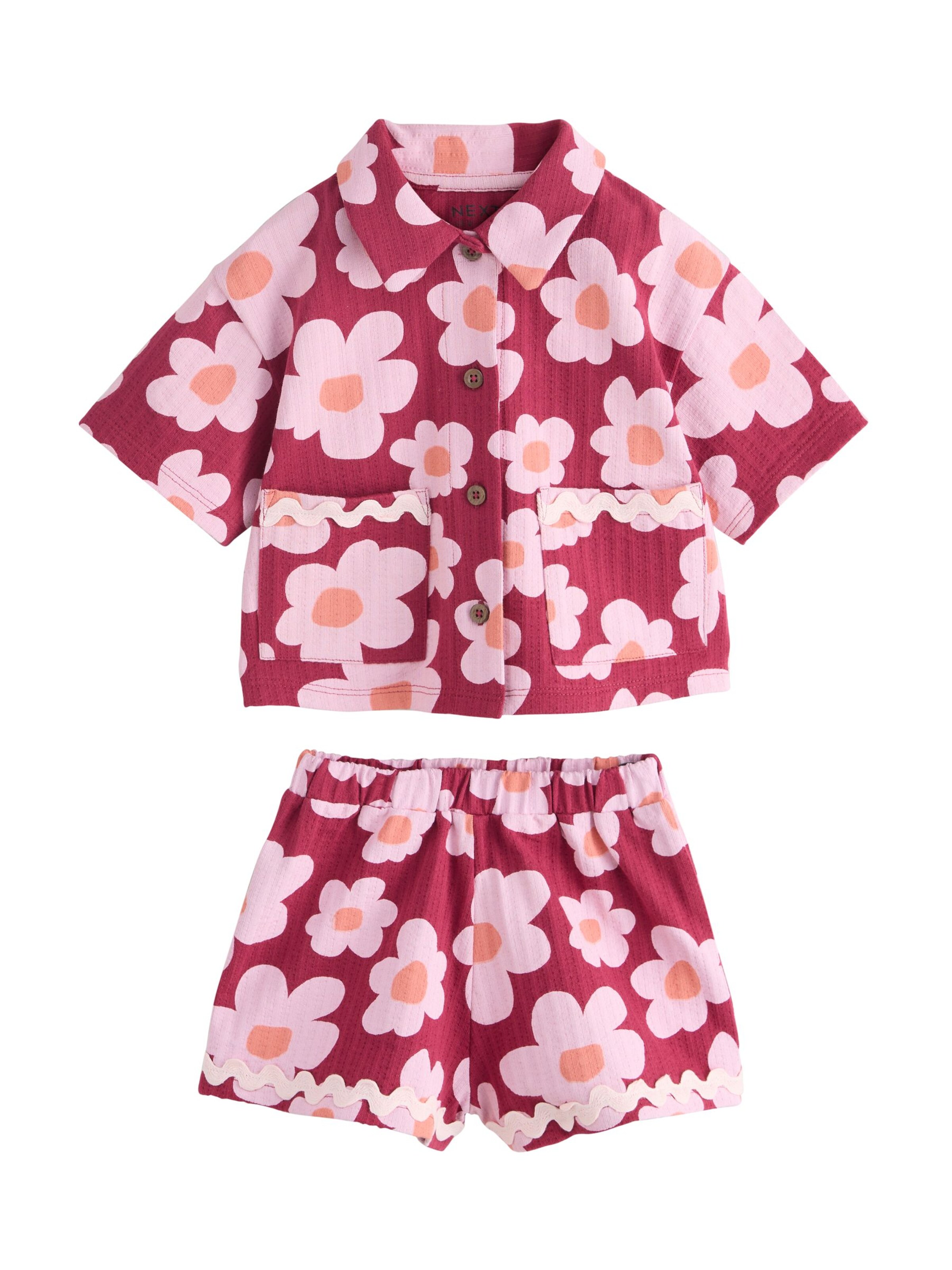 Next Set: Bluse und Shorts in Pink: Vorderseite