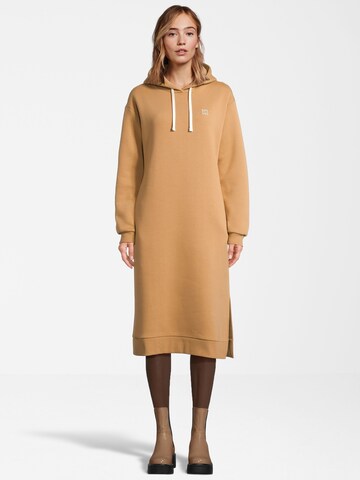Robe Course en marron : devant