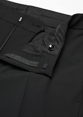 MANGO MAN Normalny krój Spodnie w kant 'PAULO' w kolorze czarny