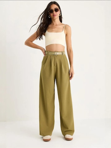 Bianco Lucci Loosefit Hose in Grün: Vorderseite