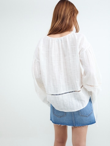 BALMOHK Pusero värissä valkoinen