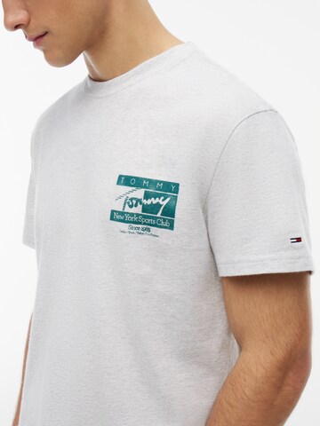 Tommy Jeans Paita 'SIGN FLAG' värissä harmaa