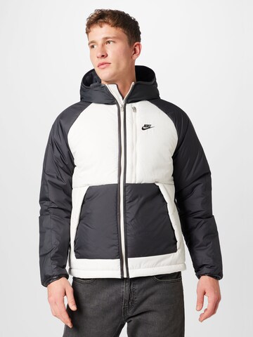 Nike Sportswear Between-Season Jacket in Grey: front