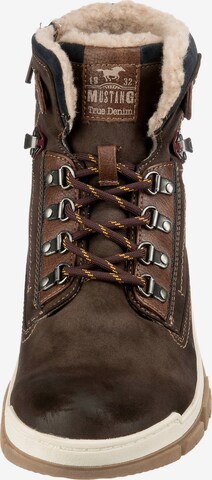 MUSTANG Lace-Up Boots in Brown