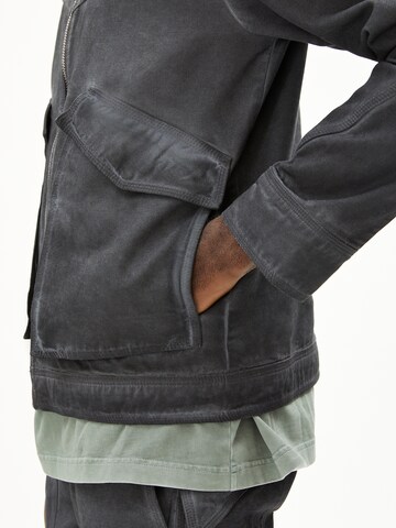 ARMEDANGELS Übergangsjacke 'Sebaas' in Grau: Vorderseite