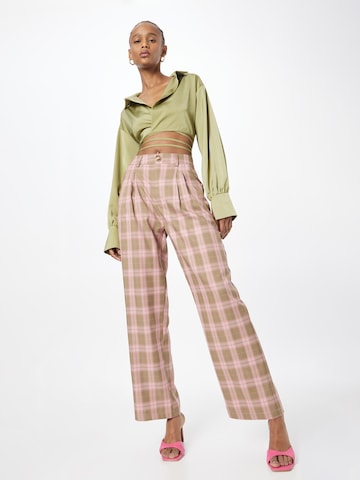 Nasty Gal Wide leg Pleat-Front Pants in Green