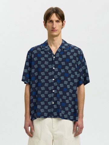 SELECTED Comfort fit Overhemd 'Selected x Hotel Amour' in Blauw: voorkant
