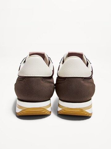 Bershka Platform trainers in Brown