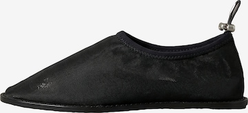 Chaussure basse Calvin Klein en noir : devant