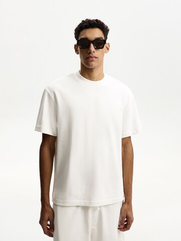 Bershka T-Shirt in Weiß: Vorderseite