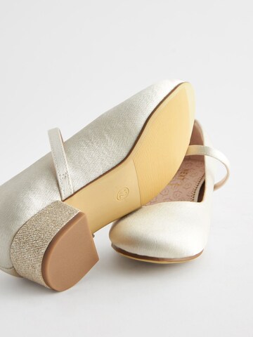 Chaussure basse Next en blanc