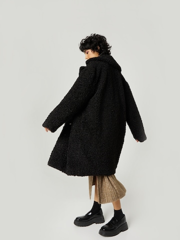 florence by mills exclusive for ABOUT YOU Between-Seasons Coat 'Sunny' in Black