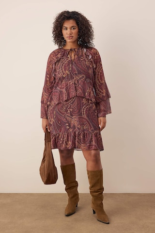 Robe Trendyol Curve en rouge