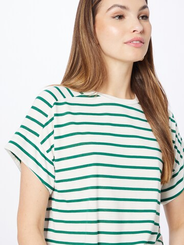 Tricou de la Koton pe verde