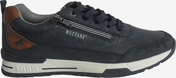 MUSTANG Sneakers laag in Blauw: voorkant